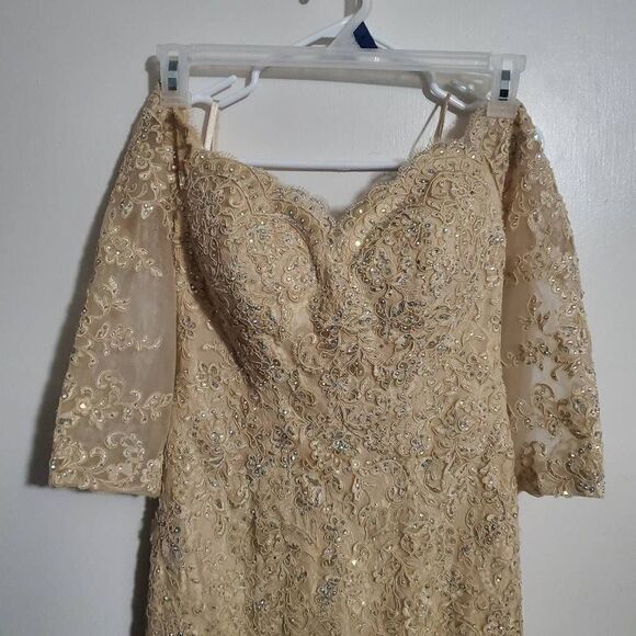 Champagne Color Wedding Gown Size XS/S Petite - Picture 4 of 12